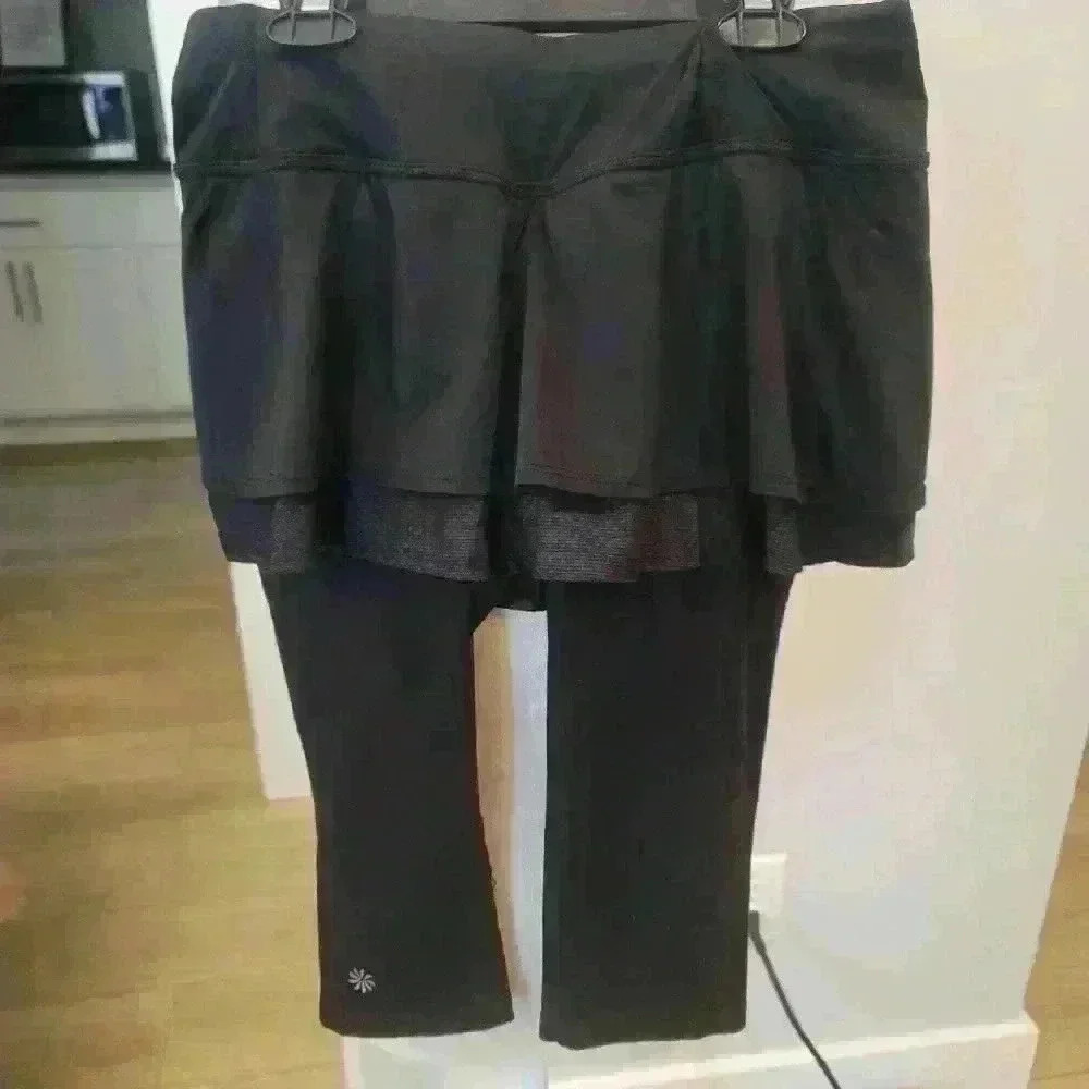 Athleta Layered 2 in 1 Skirted Capri Leggings